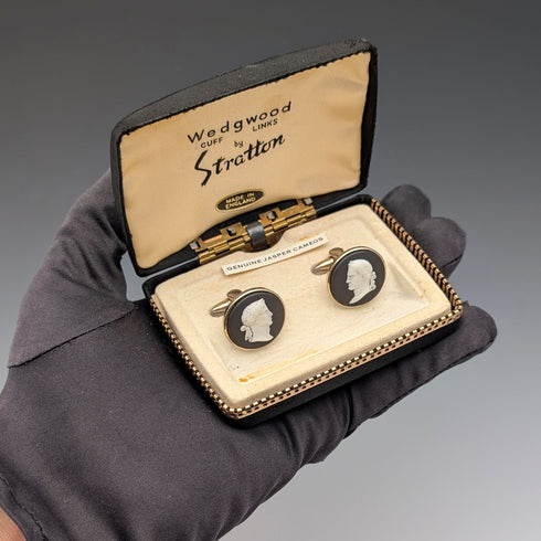 英國復古韋奇伍德 (Wedgwood) 男士浮雕鍍金袖扣(帶錶殼)